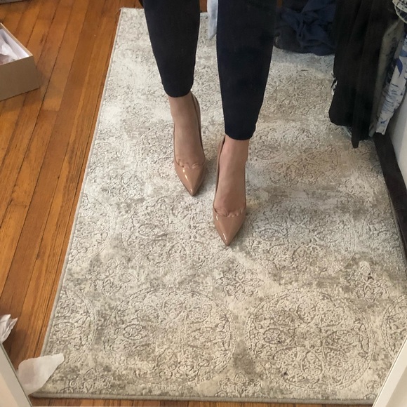 Christian Louboutin So Kate Pumps - Picture 2 of 8